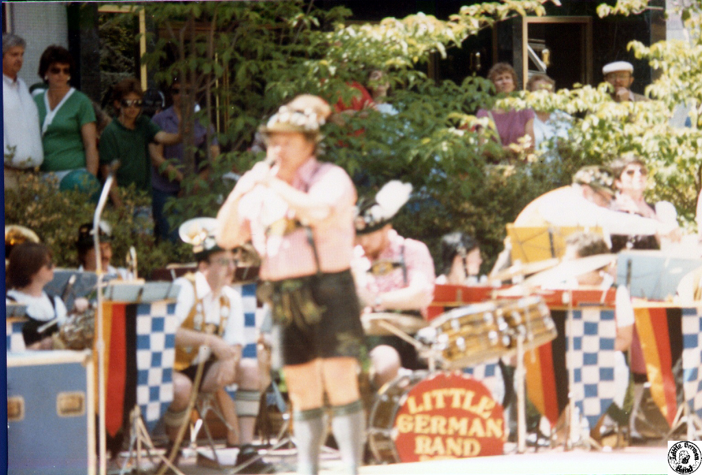 1980 04 20 13 Fayetteville St Mall.jpg
